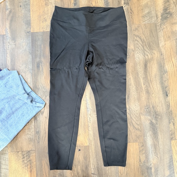 XL Women Clothing Bundle athleisure casual everyday wear pants, tops, flip - Picture 5 of 8